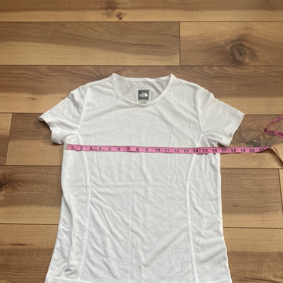 The North Face white VaporWick tshirt. Size M - Picture 3 of 7
